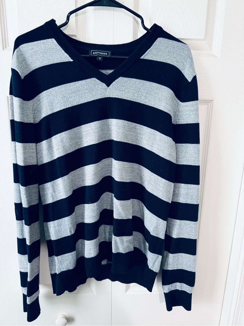 Mens Express sweater size M